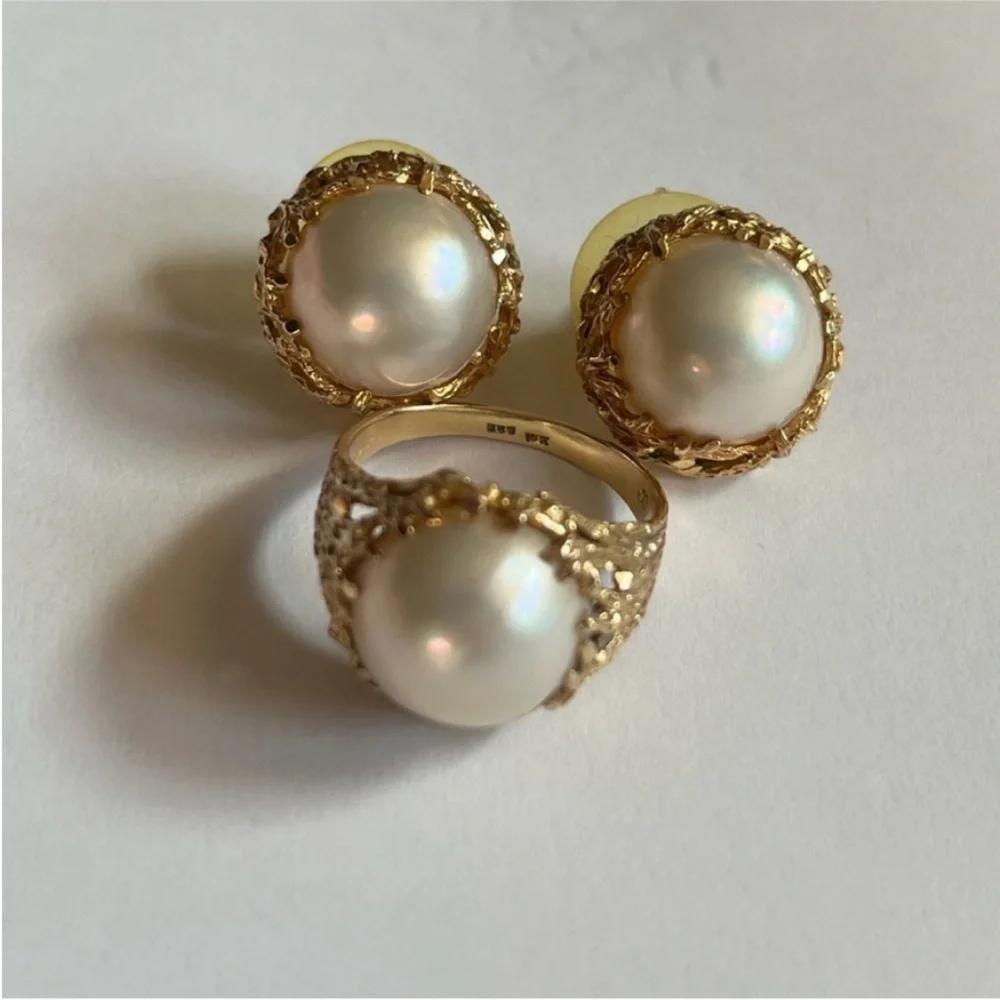 Stunning Vintage Estate 1980s 14k Gold Mobe Pearl
Stud Earrings & Ring Set - Picture 5 of 8